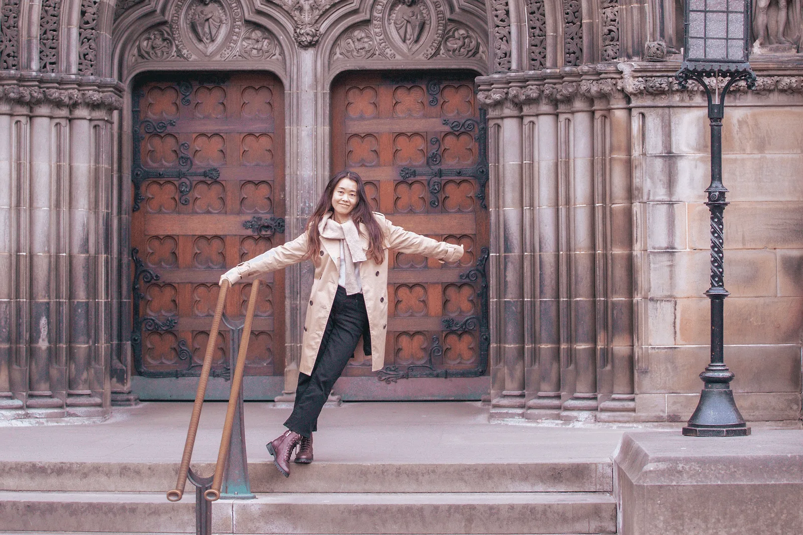solo photoshoot outfit ideas in edinburgh