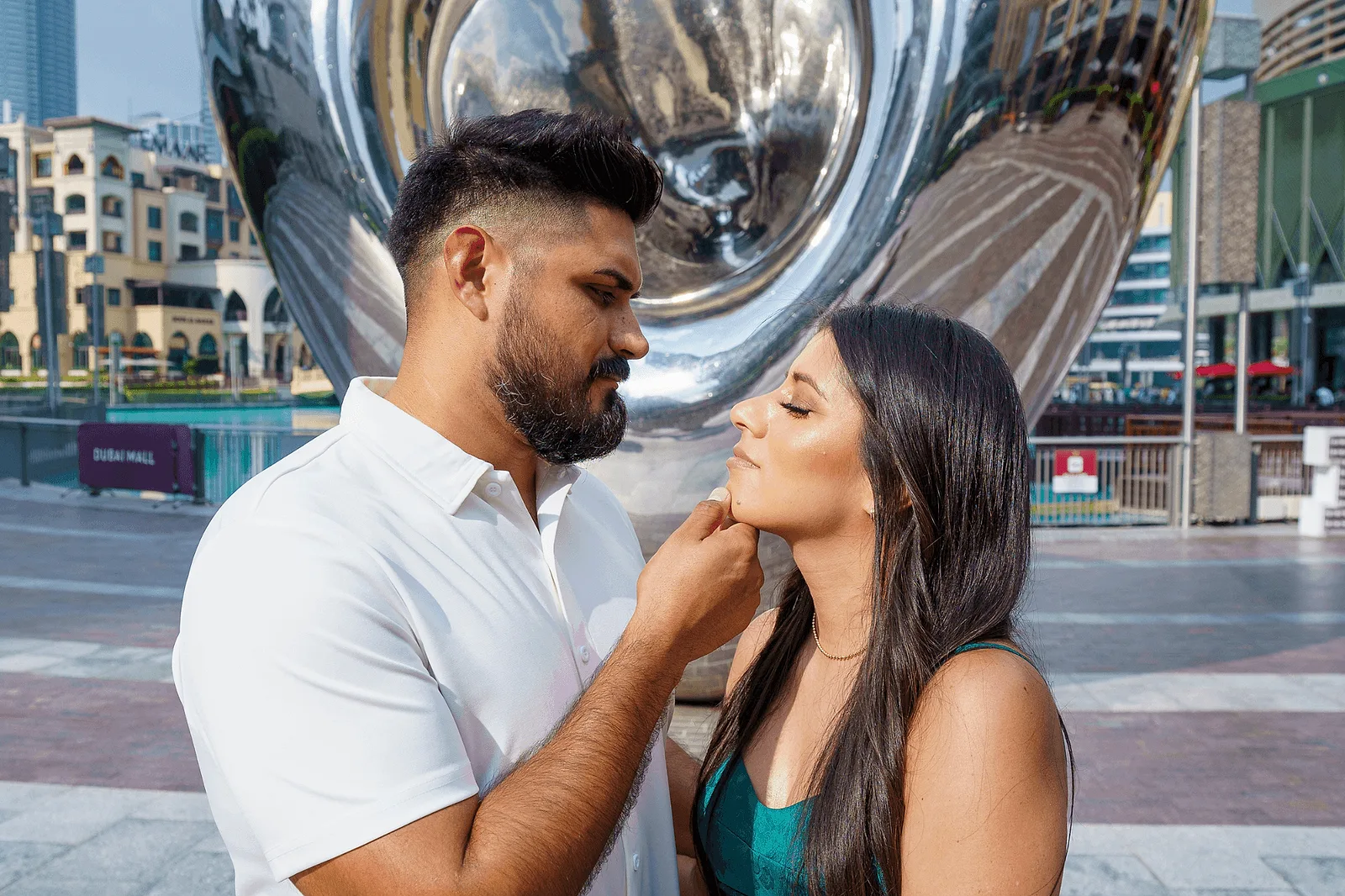 couple phothoshoot in duabi with pro photographer