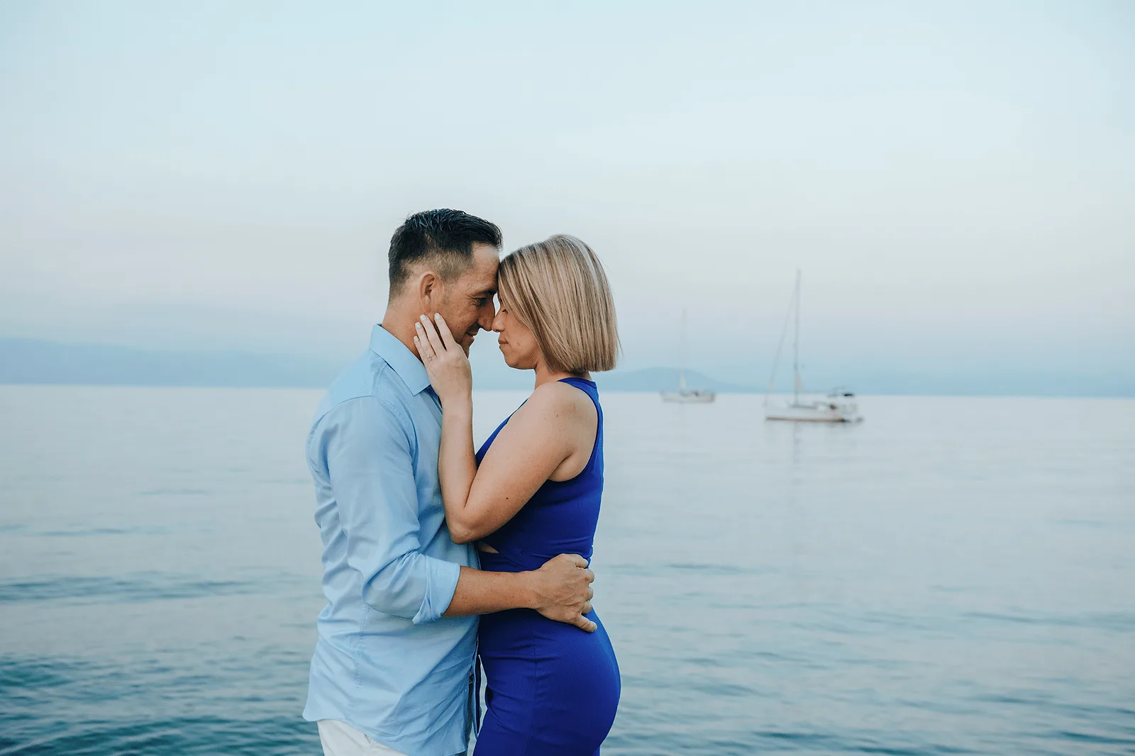 corfu photoshoot with romantic setting and couple hugging