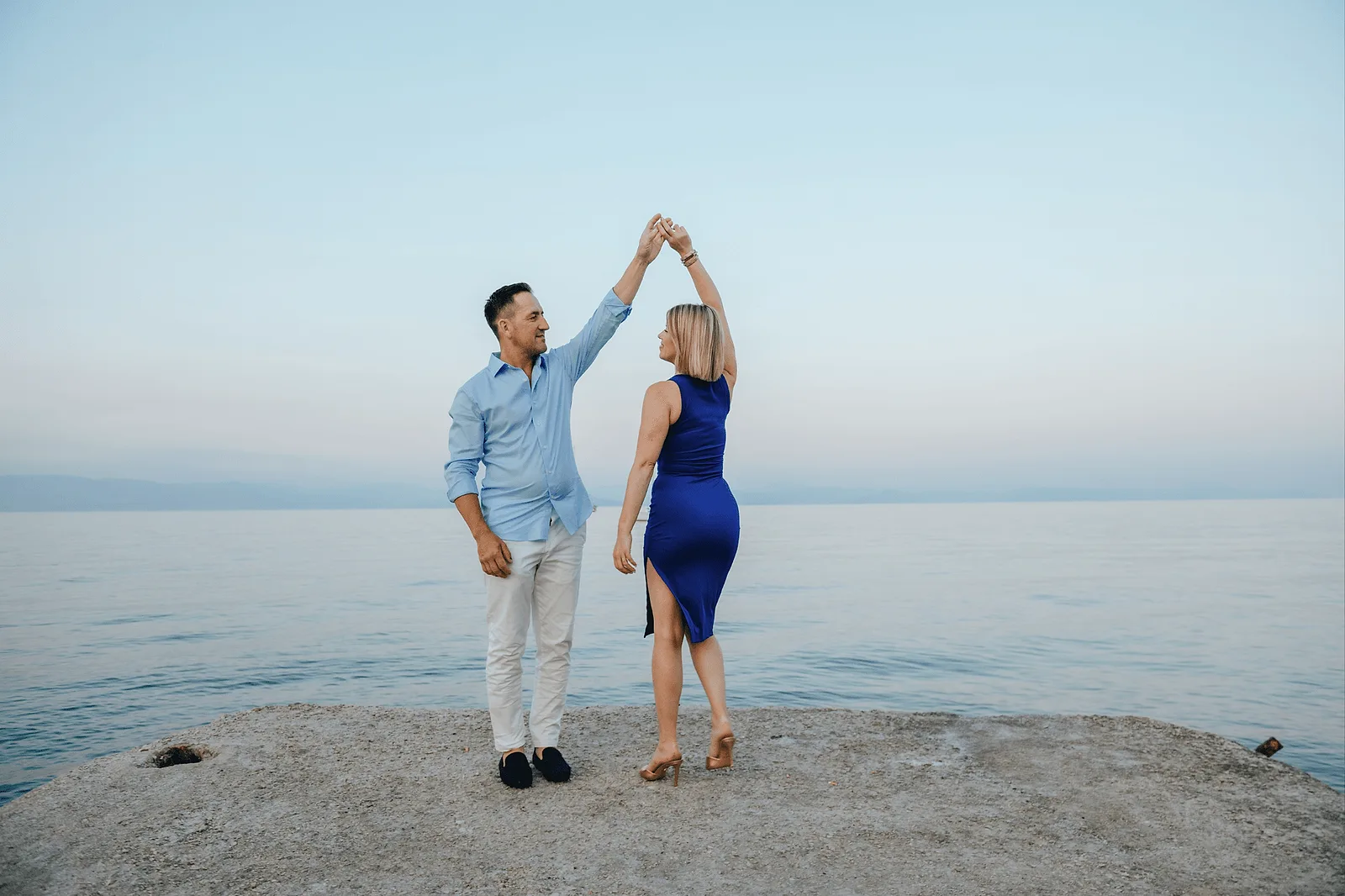 couple dancing on corfu beach