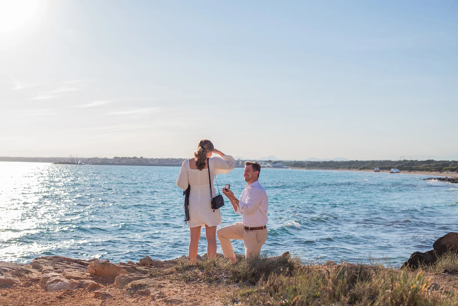 Man proposing to a woman on a beach in Mallorca