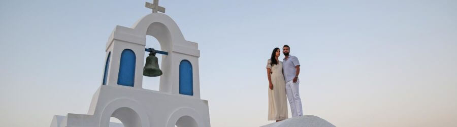 couple photographer in Santorini, Greece