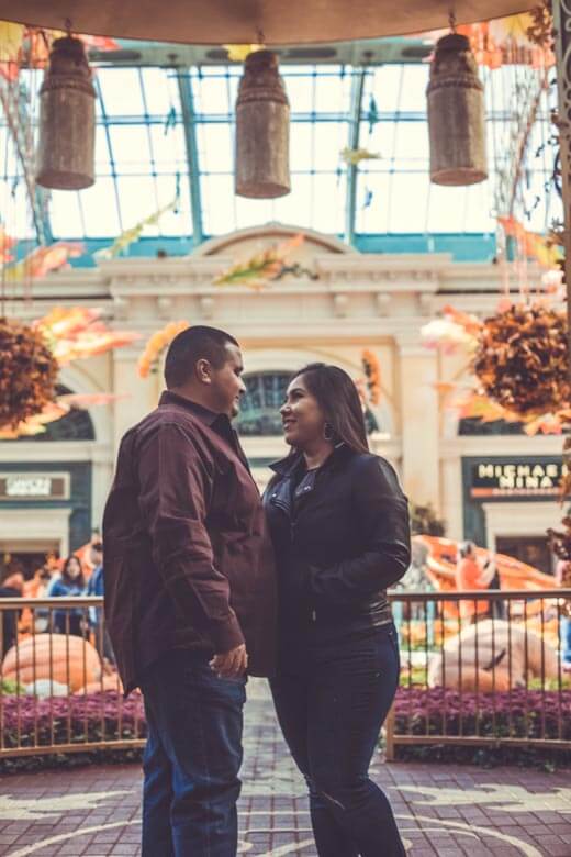 couple vacation photographer in Las Vegas