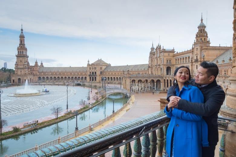 couple vacation photographer in Seville, Spain