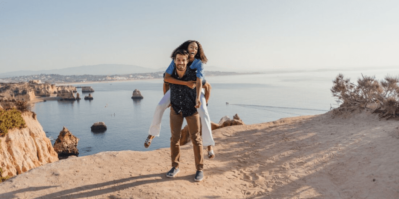 engagement photo poses on the beach