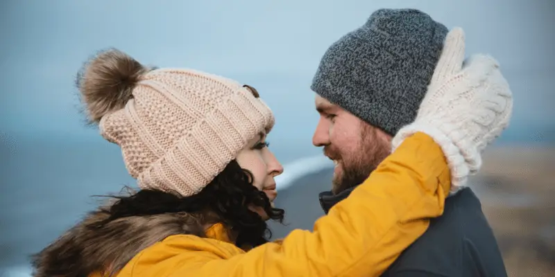 Winter Photo Shoot Ideas For Couples