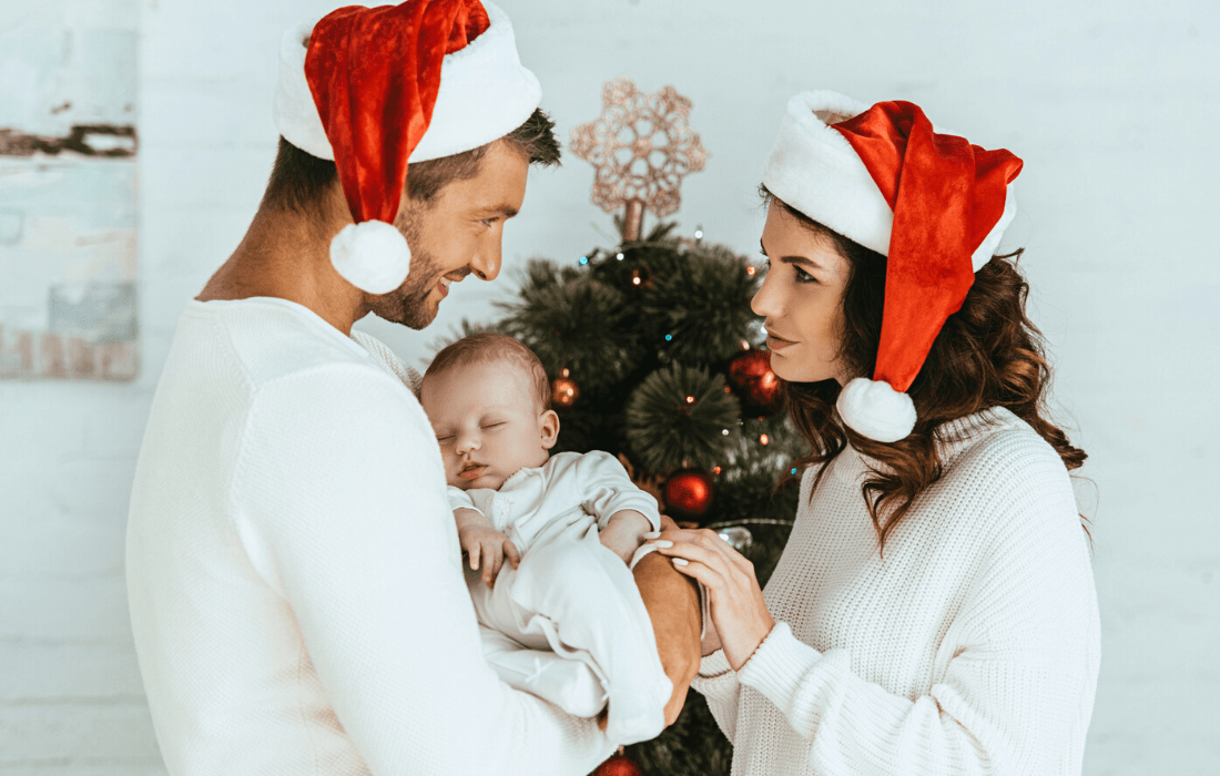 Christmas at Home: Indoor Family Photo Ideas - Mochi Mommy