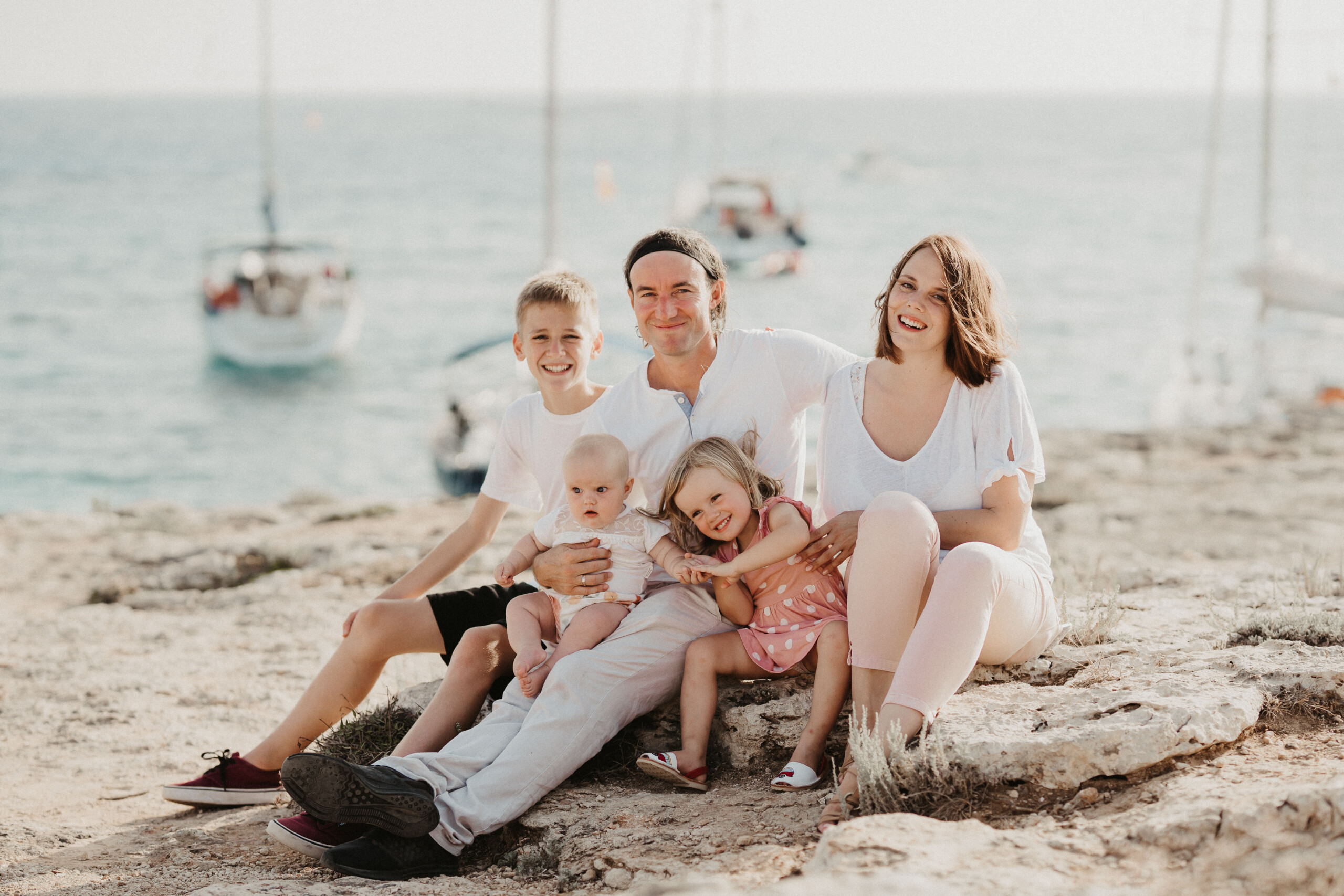 Family photoshoot by Laura, Localgrapher in Menorca