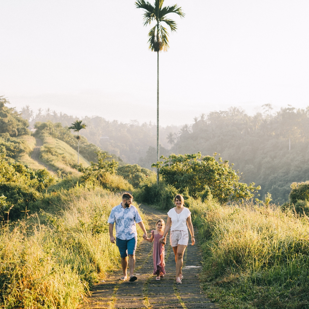 Family photoshoot by Suta, Localgrapher in Ubud