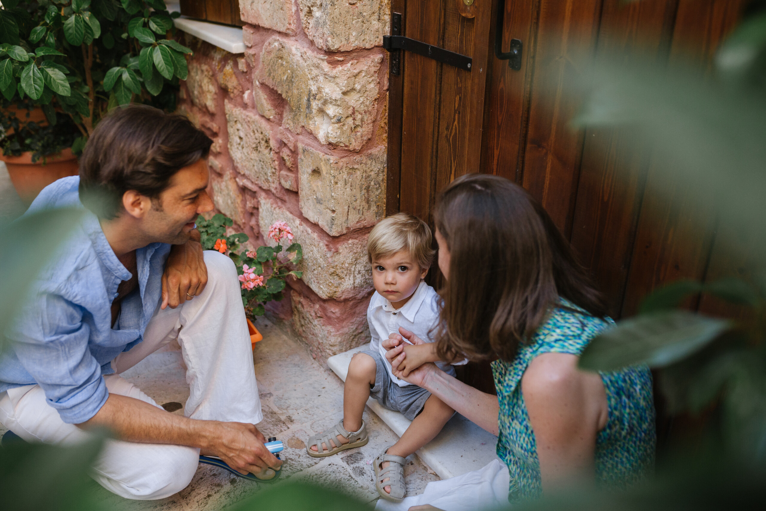 Family photoshoot by Stavros, Localgrapher in Crete