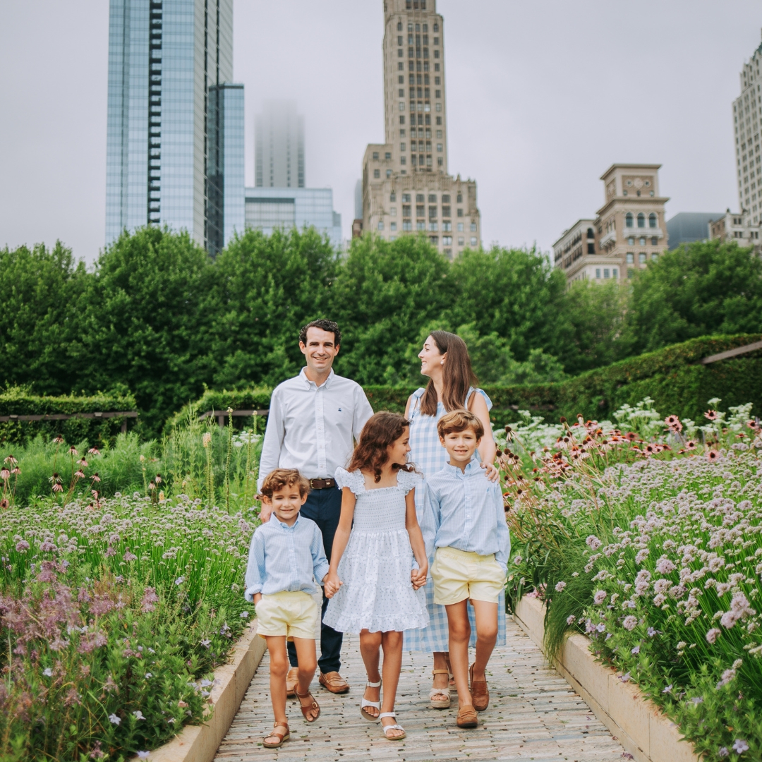 Family photoshoot by Ryan, Localgrapher in Chicago