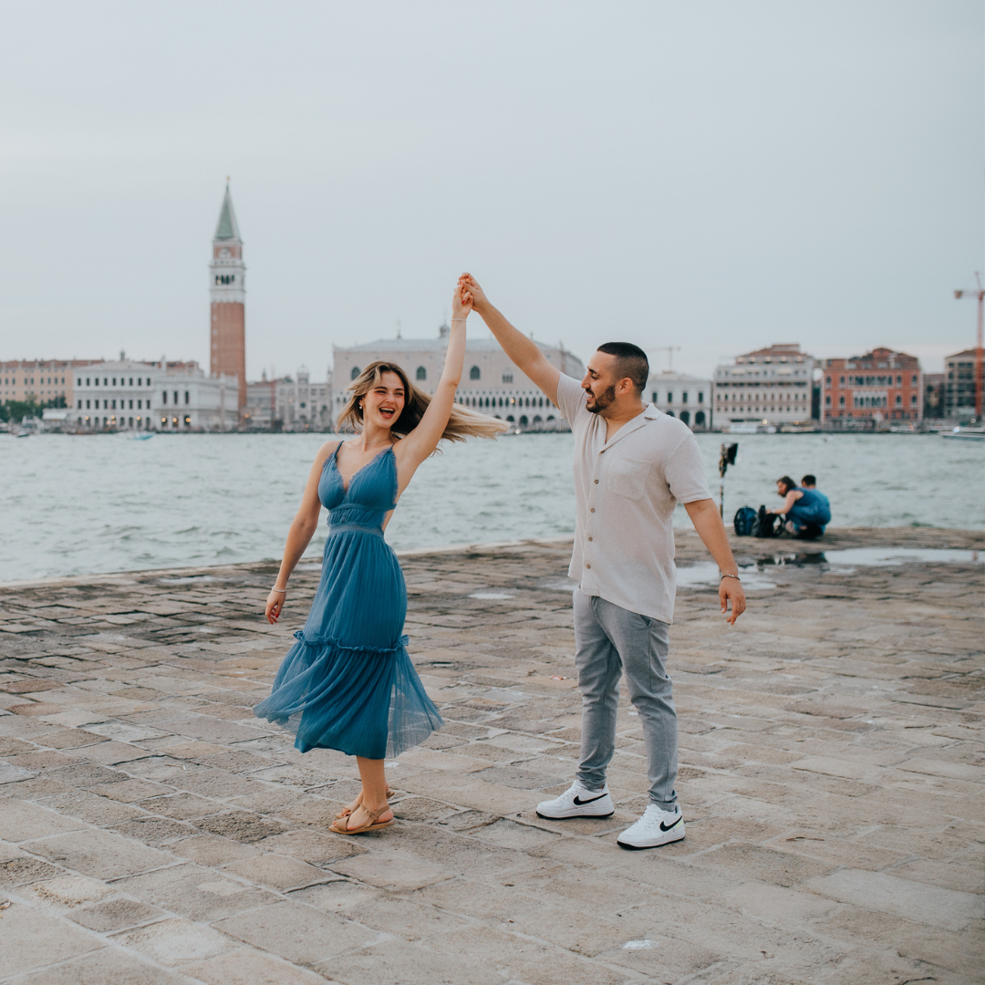 simple couple photo pose