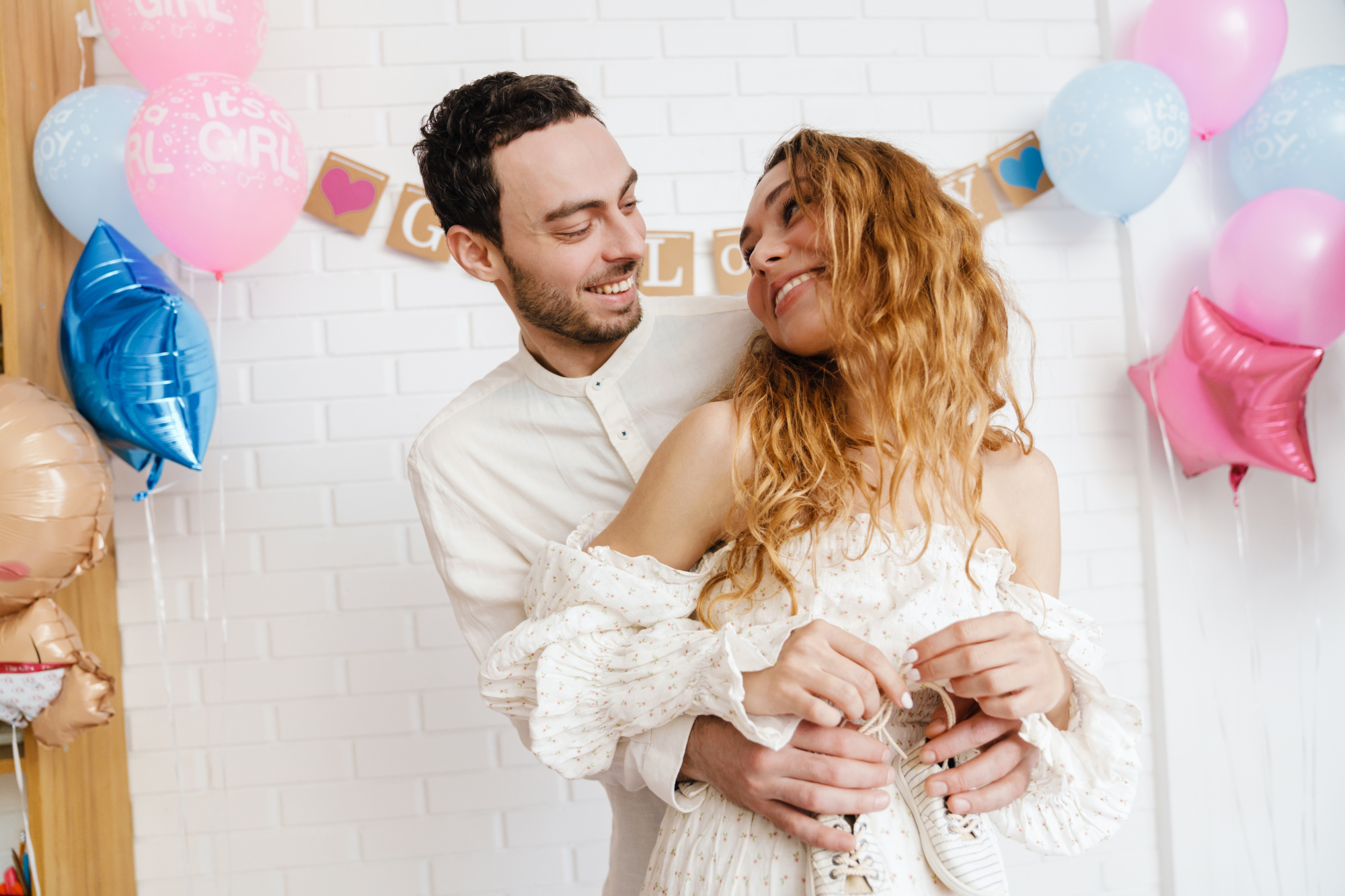 couple pregnancy announcement photos
