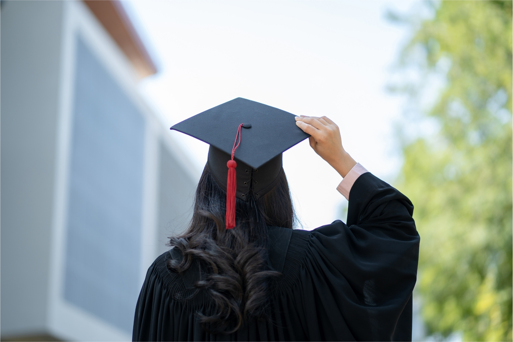 Graduation Pictures: What to Wear, How to Pose & More!
