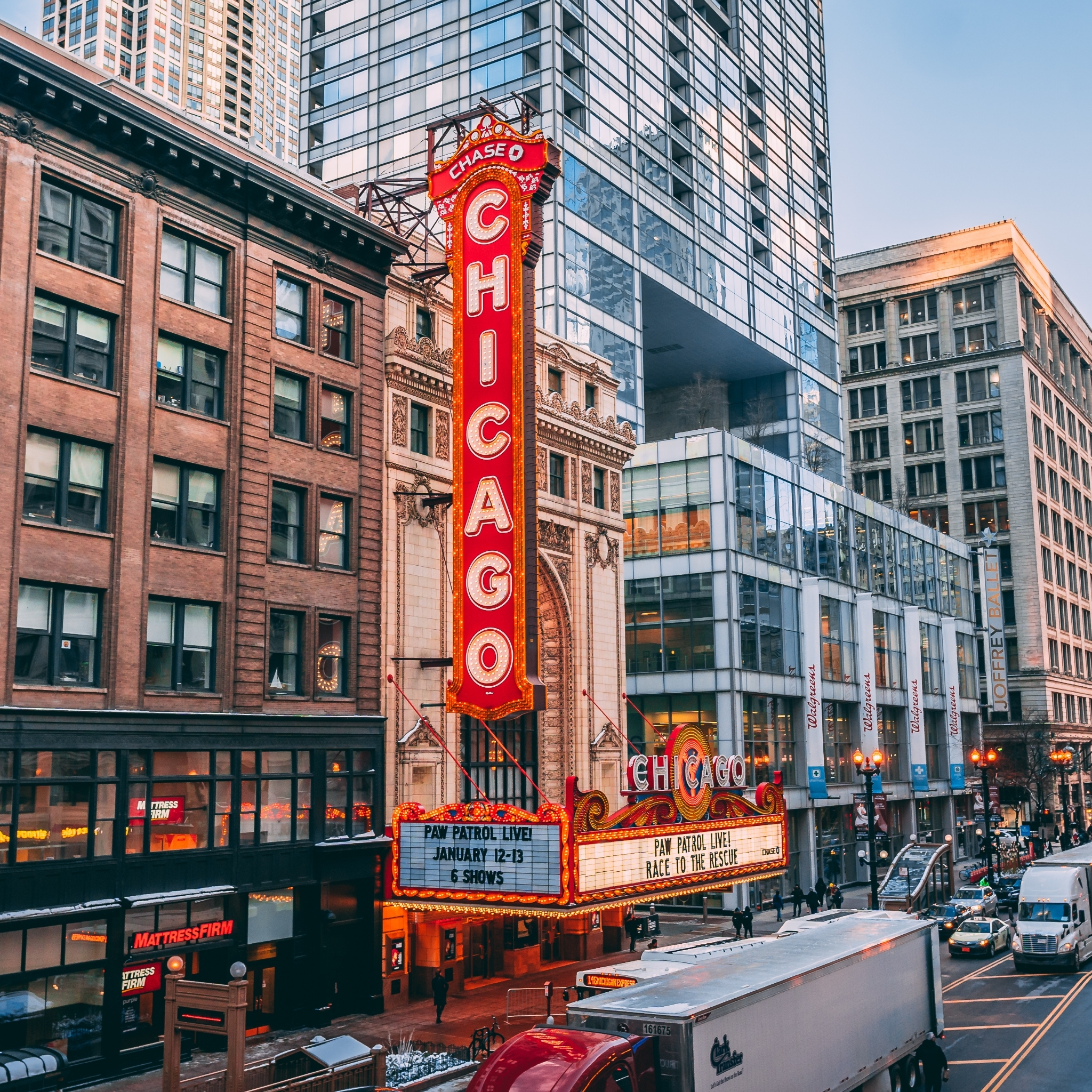Chicago Photography: Capturing the City's Best Spots and Hidden Gems