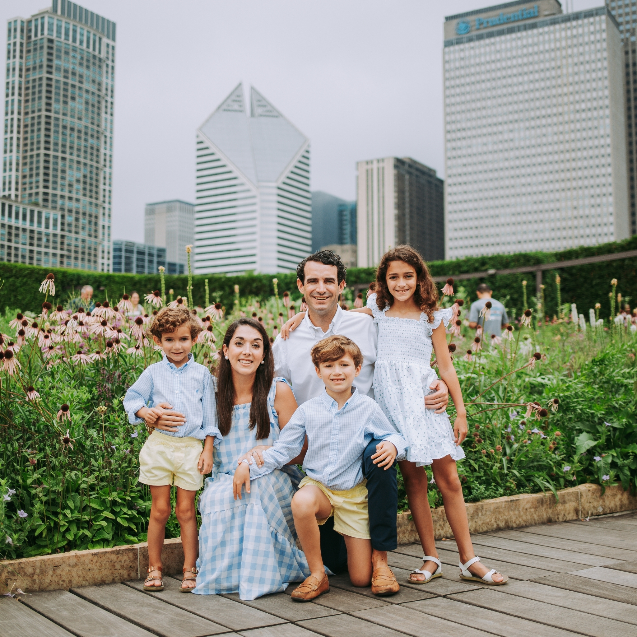 Family photoshoot by Ryan, Localgrapher in Chicago