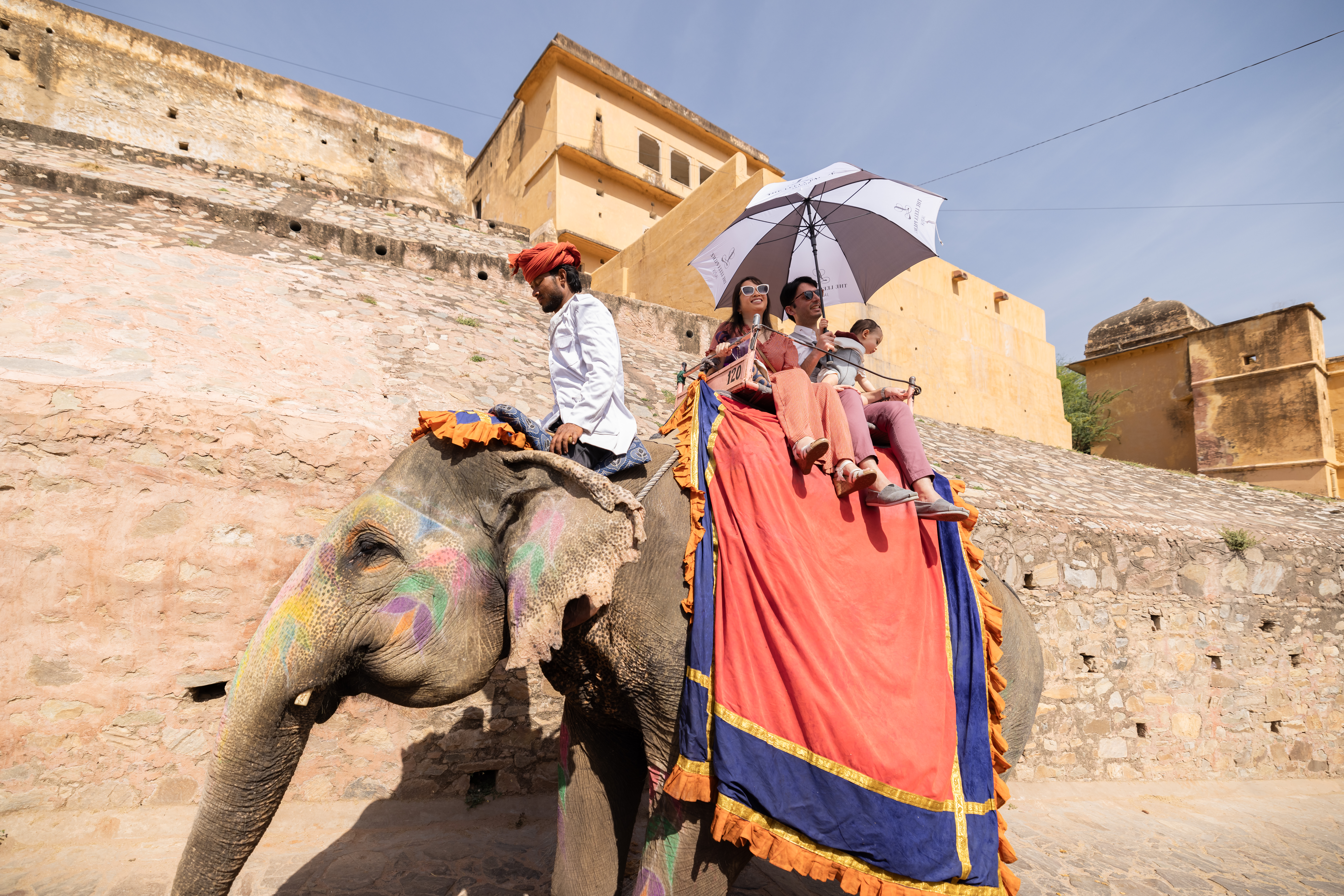 Family photoshoot by Navin, Localgrapher in Jaipur