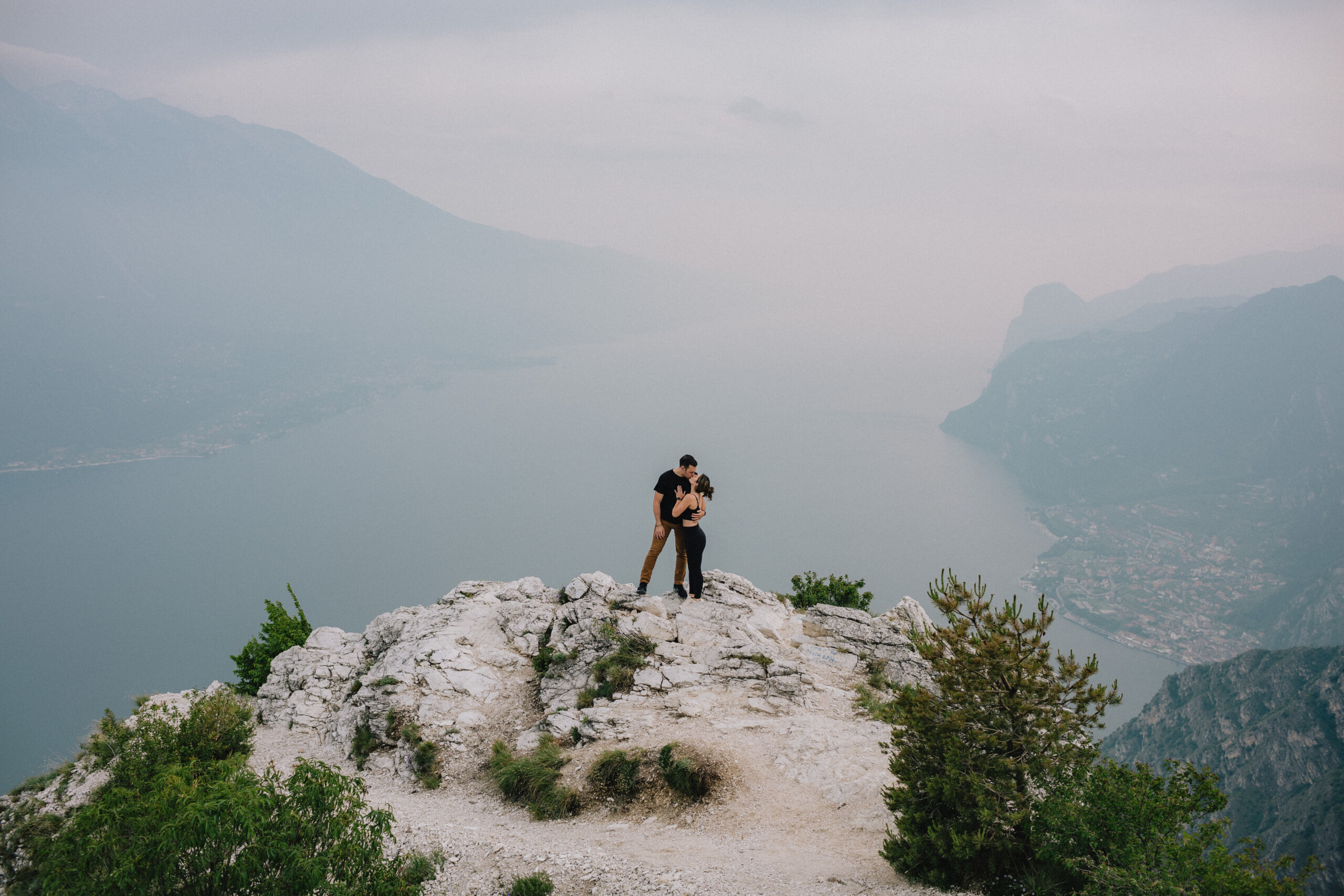 Proposal photoshoot by Fabio, Localgrapher at Lake Garda