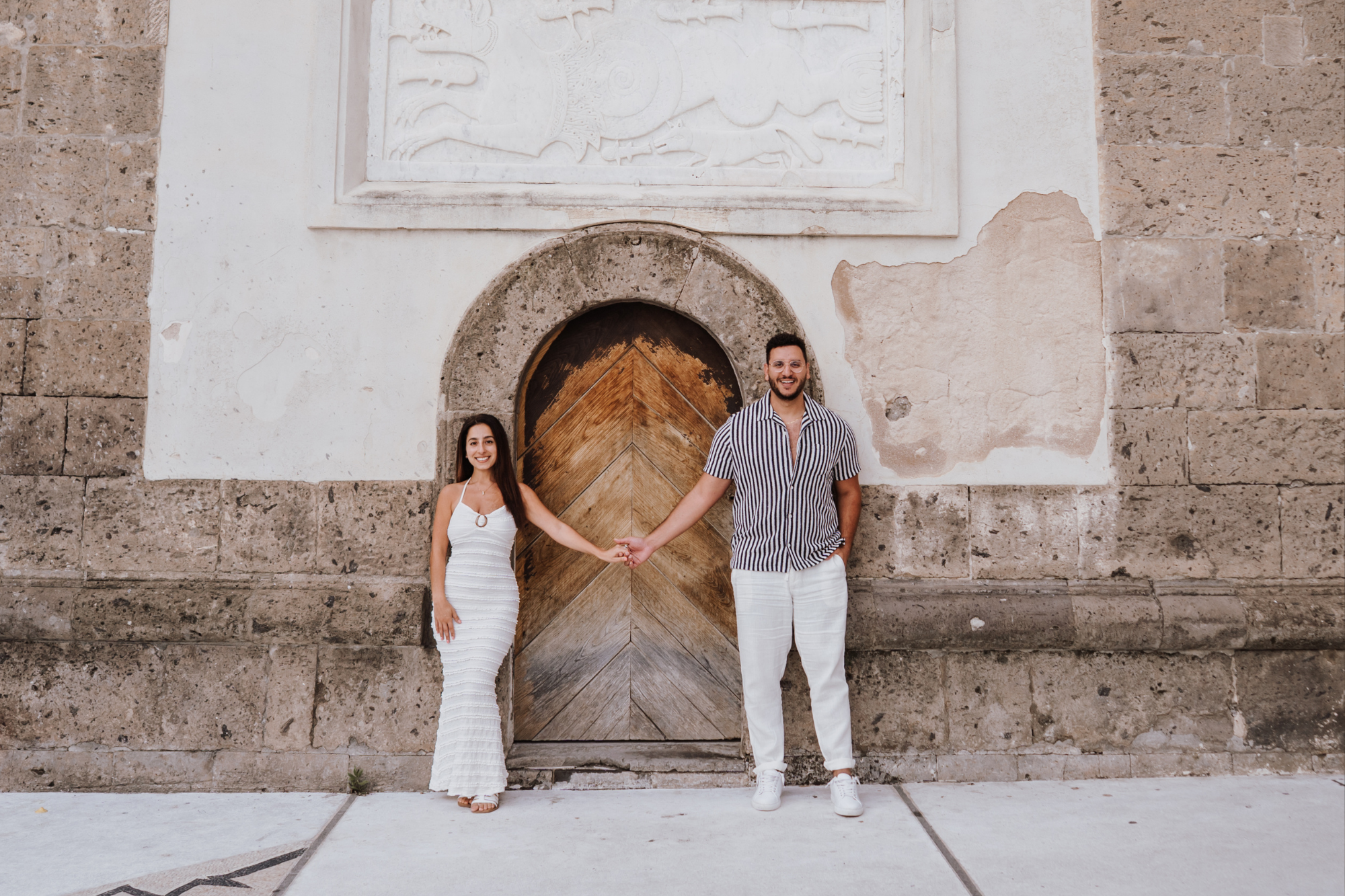 happy couple on vacation in positano italy